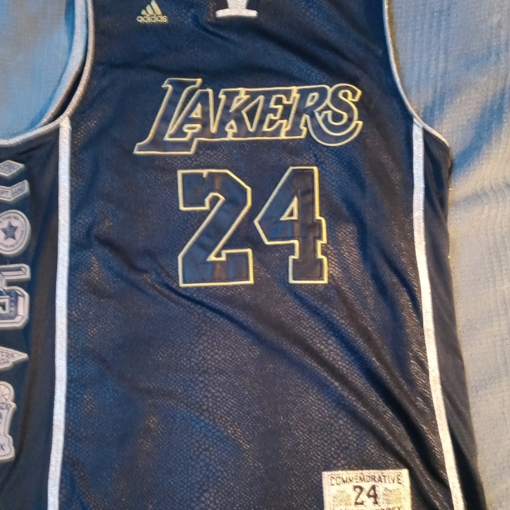Kobe Bryant Black Mamba jersey sz L